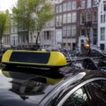 Prix taxis Amsterdam : guide des tarifs et astuces pour se déplacer
