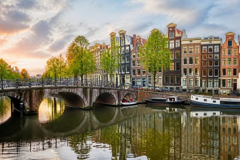 Visiter Amsterdam en 2 jours : itinéraire complet pour découvrir la ville
