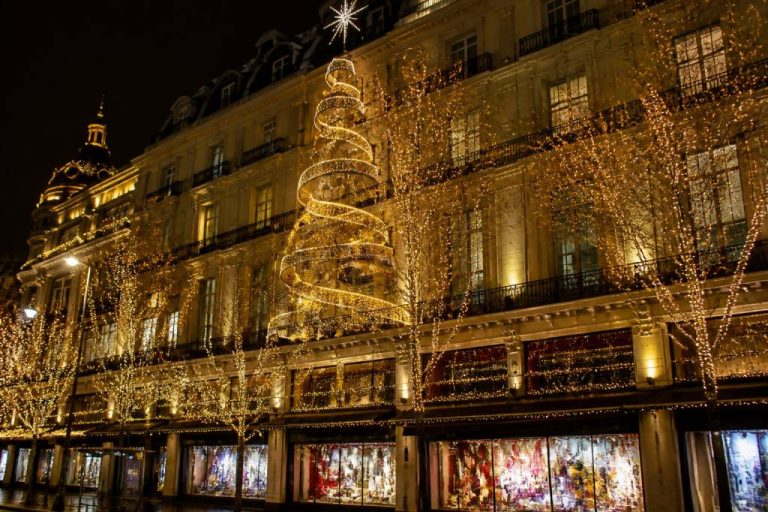 Décorations noel Paris : les plus beaux lieux illuminés à découvrir