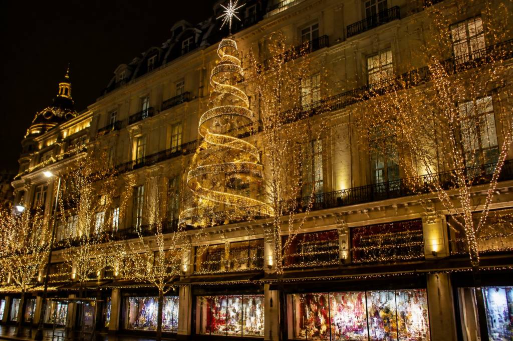 Décorations noel Paris : les plus beaux lieux illuminés à découvrir