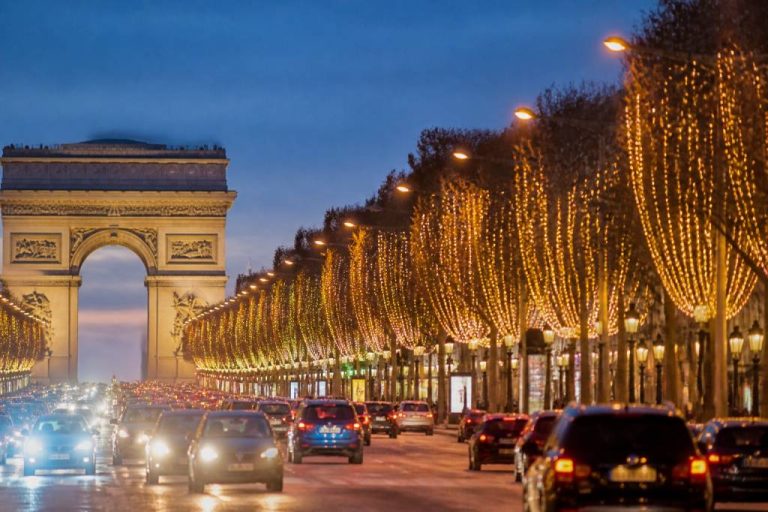 Illumination de noël à Paris : les plus beaux lieux à découvrir en hiver