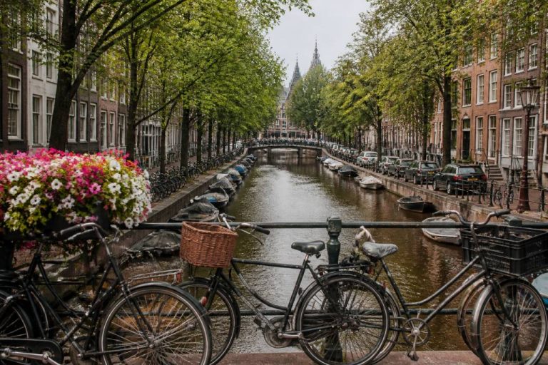 Amsterdam language : quelle langue parle-t-on à Amsterdam ?