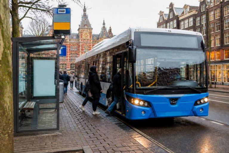 Ticket bus Amsterdam : tarifs, itinéraires et conseils pratiques